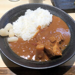 Sakedokoro Youyou - 今日のカレー、ポークカレー770円。この日は優しい家の味を再現したとのこと。15種類くらいのカレーを代わる代わる出していくそうです