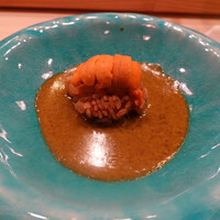 すし いわお - 肝ソースにシャリと雲丹