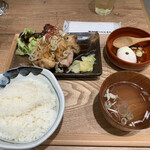 肉汁餃子のダンダダン - 油淋鶏定食