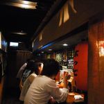 豚小家 - カウンターも狭い