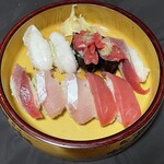 Sushi Ichidai - 『お好み生寿司10貫』\600