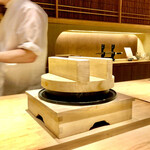 炎水 - 南部鉄器の釜で炊きます