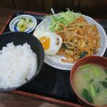 味処花しょく - 豚キムチ定食（￥825）