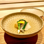 炎水 - 蒸し鮑と蓮根餅　沁み入るお出汁