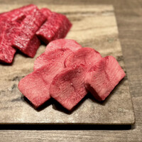 USHIGORO S. SHINJUKU - 究極の黒タン