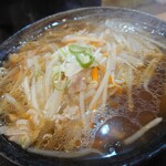 中華飯店 福源 - もやし炒めの醤油ラーメン（正式名称忘れました。）スープ美味しかった♪