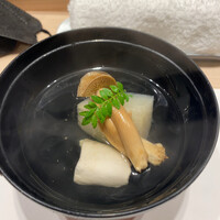 新宿 鮨 よこ田 - 蕪のお椀、ボラの白子も旨い