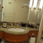 名古屋マリオットアソシアホテル - 洗面台は一つでシャワールーム付き