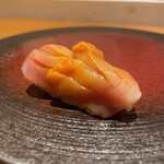 鮨 令歩 - （カウンター）おまかせ 19000円
      握り 赤貝