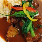 Lyon de Lyon - ・コック・オーヴァン(鶏モモ肉の赤ワイン煮)