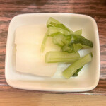 やきとりさんきゅう - 絶品親子丼のお新香