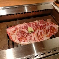 肉亭ふたご iki 新宿店 - サーロインの出汁だれ焼き