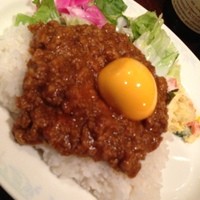 たくあん・牡丹亭 - 硬めの味玉が、締まります。