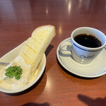 珈琲 三ツ屋 - Bセット　コーヒー+トースト+ホワイトソース