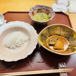 美会 - ミニカレー達。マッサマンとグリーンカレー。もはや普通のサイズで食べたい