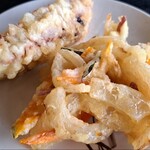 うどんや - ゲソ天、かき揚げ
