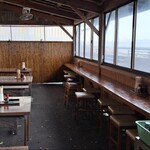 うどんや - 海が見渡せる席