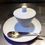 高崎はた山 - 【2022.12.1(木)】担担麺(並盛・140g)＋クレームブリュレセット1,200円のクレームブリュレ