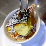 高崎はた山 - 【2022.12.1(木)】担担麺(並盛・140g)＋クレームブリュレセット1,200円のクレームブリュレ