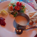 マムタージ - サラダやスープのワンプレート