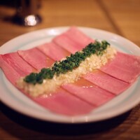 炭火焼肉ホルモン うしごろ 中目黒店 - タン刺し
