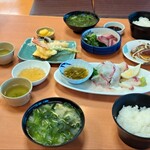 活魚料理 びんび家 - 鯛刺身定食、おまかせ定食