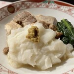 Braised pork with potato sauce