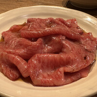 炭火焼肉ホルモン うしごろ 中目黒店 - とろけるロース