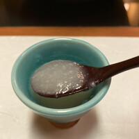 北新地しゃぶしゃぶすき焼き きらく - カブのすり流し、ほんのり人肌温度が序章を感じる