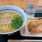 准手打ちな 満福うどん - 伊吹媛いりこらぁ麺(小)、鶏天