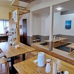 准手打ちな 満福うどん - 店内