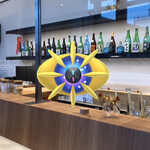 ヤマガタ0035 アル・ケッチァーノ コンチェルト - 店内カウンターを背景にポケモンgoの相棒「コスモウム」