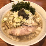 唯一無二のらぁ麺専門店 イ袋ワシづかみ - 醤油らぁ麺 大盛＋こってり背脂