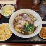 拠り所酒場 兎月 - チャーシュー麺＆チャーハン¥650-