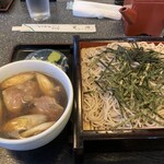 松島そば - 鴨肉はセーブ気味