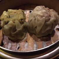 O2 - 鶏肉スパイス焼売　カカオニブオレンジ焼売