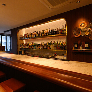 Authentic bar where you can relax ◆ A space where you will want to stay for a long time