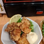Maguro don bunta - ちょい飲みセットの鶏の唐揚げ