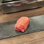 黒毛和牛焼肉 白か黒 - 