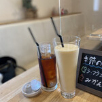 ジリーニ・リザイア - 右。季節のスムージーみかん