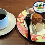 海のホテル島花 - 朝食の珈琲、ヨーグルト、デザート