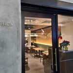 ETHICA - 廃材を加工して仕上げたスタイリッシュな店