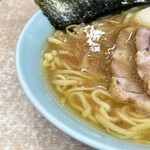 横濱ラーメン あさが家 - 豚骨の旨味が強いスープ。