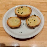 ボーノ - ガーリックトースト　もらっちゃいました