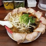 ラーメン魁力屋 - 京都漆黒醤油チャーシューメン。