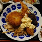 Ryuunosuzu - から揚げ、ハンバーグ、エビフライ、コロッケ、エビフライ、生姜焼き