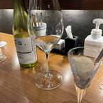 ワインと炭火串焼 銀座 荻 - 