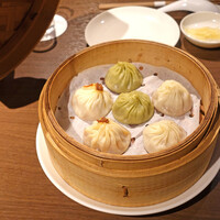 京鼎樓 HANARE店 - 秋限定の三色小籠包