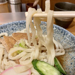 ひろ舞 - 冷やしきつねうどん アップ