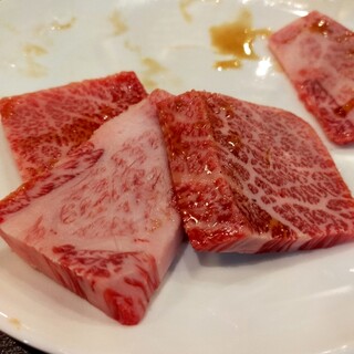 焼肉味園 - 料理写真:上ロース